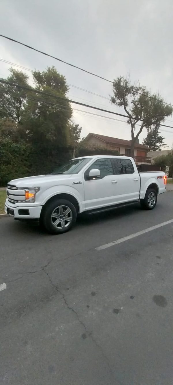 FORD F150 LARIAT 5.0cc 4X4, 2018 UNICO DUEÑO, MANTENCIONES, OPORTUNIDAD - Imagen 4