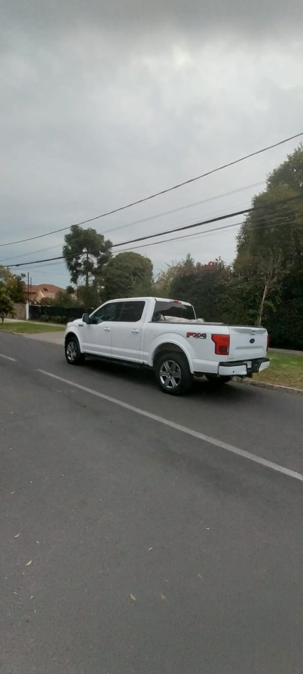 FORD F150 LARIAT 5.0cc 4X4, 2018 UNICO DUEÑO, MANTENCIONES, OPORTUNIDAD - Imagen 5
