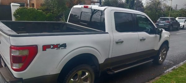 F150 LARIAT LUXURY, 4X4 5.0CC, 2021, UNICO DUEÑO, ((TIENE IVA)) CASI NUEVA, CONSULTE X CAMIONETASCHILE - Imagen 6