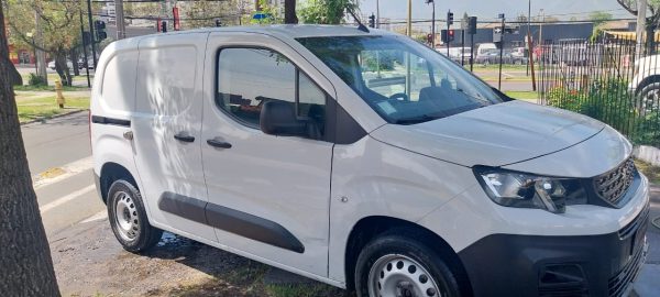 PEUGEOT PARTNER 2023 62.000KM UNICO DUEÑO, EXCELENTE ESTADO, OPORTUNIDAD - Imagen 2