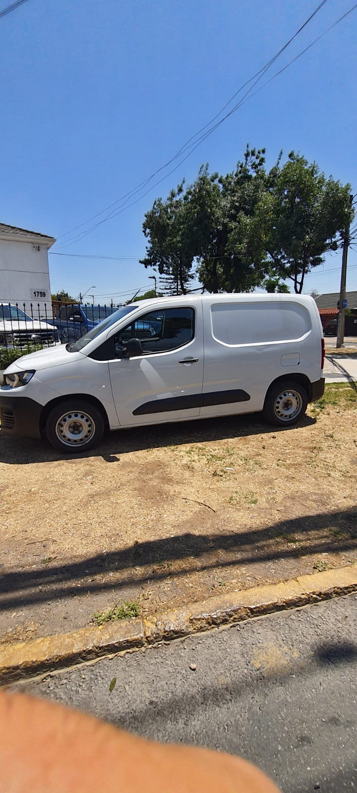 PEUGEOT PARTNER 2023 62.000KM UNICO DUEÑO, EXCELENTE ESTADO, OPORTUNIDAD - Imagen 4
