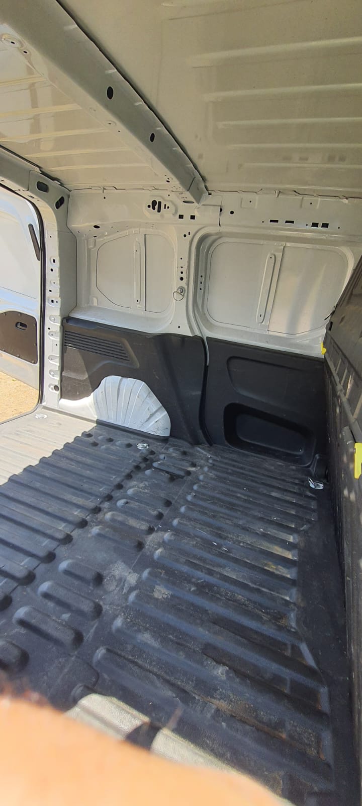 PEUGEOT PARTNER 2023 62.000KM UNICO DUEÑO, EXCELENTE ESTADO, OPORTUNIDAD - Imagen 9