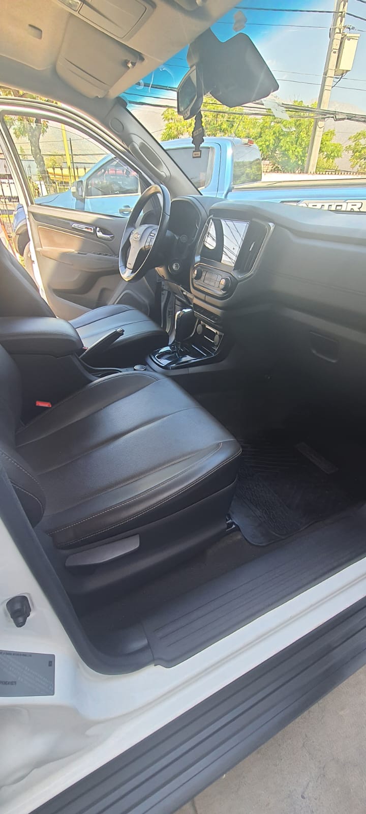 CHEVROLET COLORADO HIGH COUNTRY, 2022,DIESEL, 4X4, AUTOMATICO, UNICO DUEÑO, NEUMATICOS NUEVOS, CONSULTEN NUESTAS CAMIONETASCHILE - Imagen 8