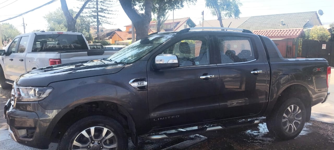 FORD RANGER LIMITED AUTOMATICA 3.2CC, 2023, 120.000KM, TOP DE LINEA, UNICO DUEÑO, EXCELENTE ESTADO, CREDITOS, CONTADO, RECIBO AUTOS, CONSULTEN NUESTRAS CAMIONETASCHILE… - Imagen 3