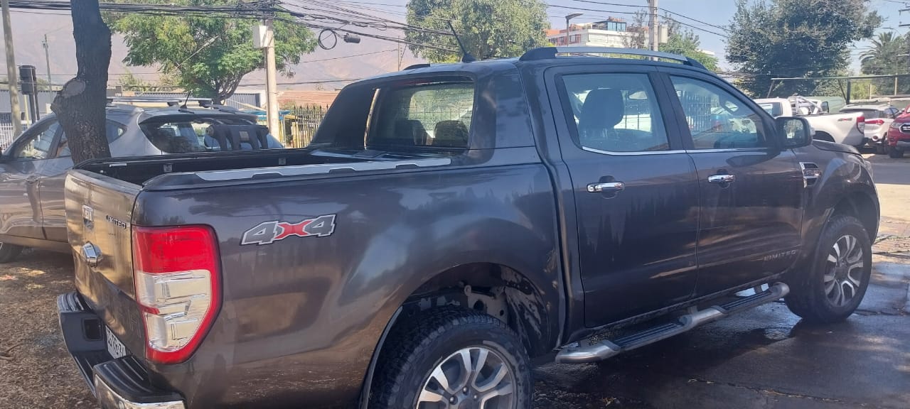 FORD RANGER LIMITED AUTOMATICA 3.2CC, 2023, 120.000KM, TOP DE LINEA, UNICO DUEÑO, EXCELENTE ESTADO, CREDITOS, CONTADO, RECIBO AUTOS, CONSULTEN NUESTRAS CAMIONETASCHILE… - Imagen 6